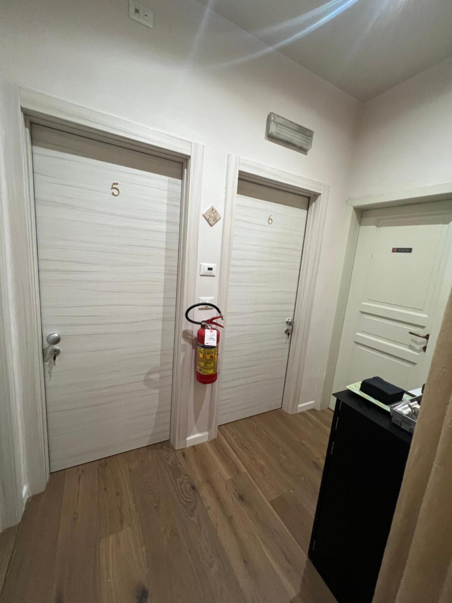 Bed&Bed Cassia Bed & Breakfast Firenze Bagian luar foto